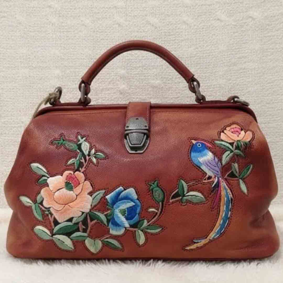 E Pursis Brown